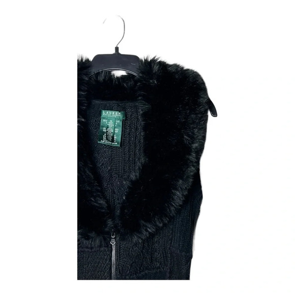 1419.‎ LAUREN RALPH LAUREN KNITTED SLEEVELESS VEST WITH FAUX FUR BLACK IN COLOR - Picture 3 of 9